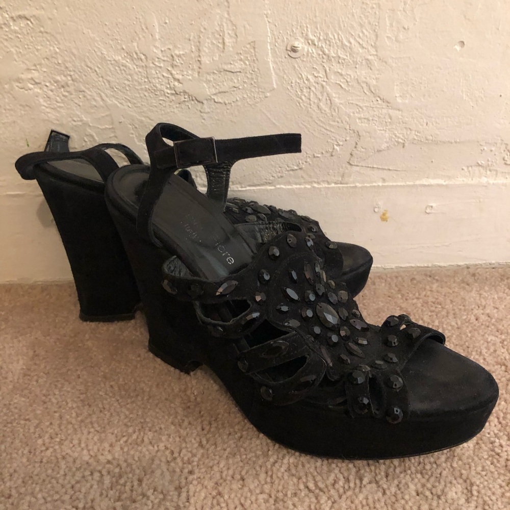 Cute black Isabella Fiore wedges